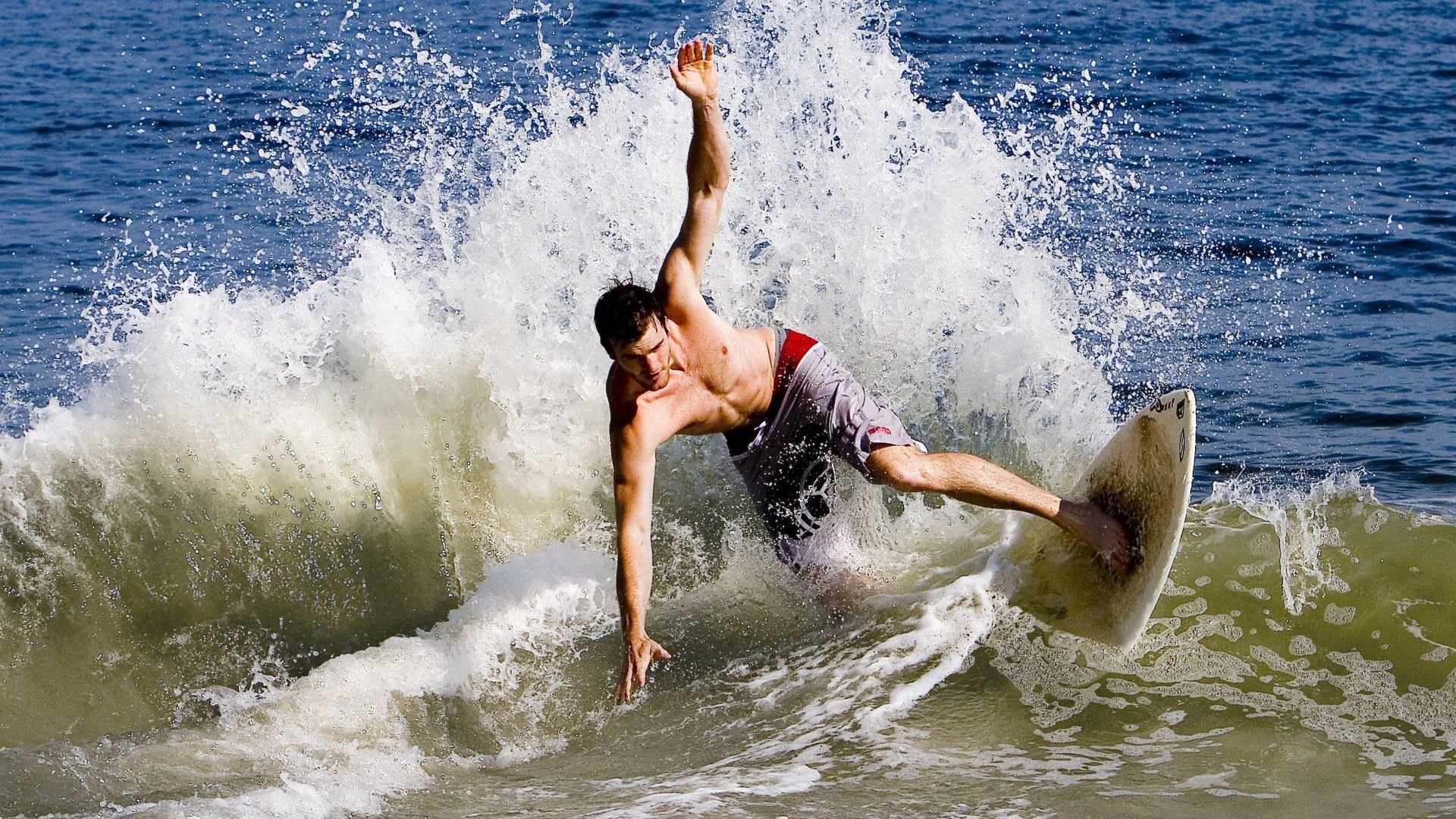 拜仁慕尼黑再获全胜，欧冠夺冠前景备受赞许！，拜仁慕尼黑20-21欧冠