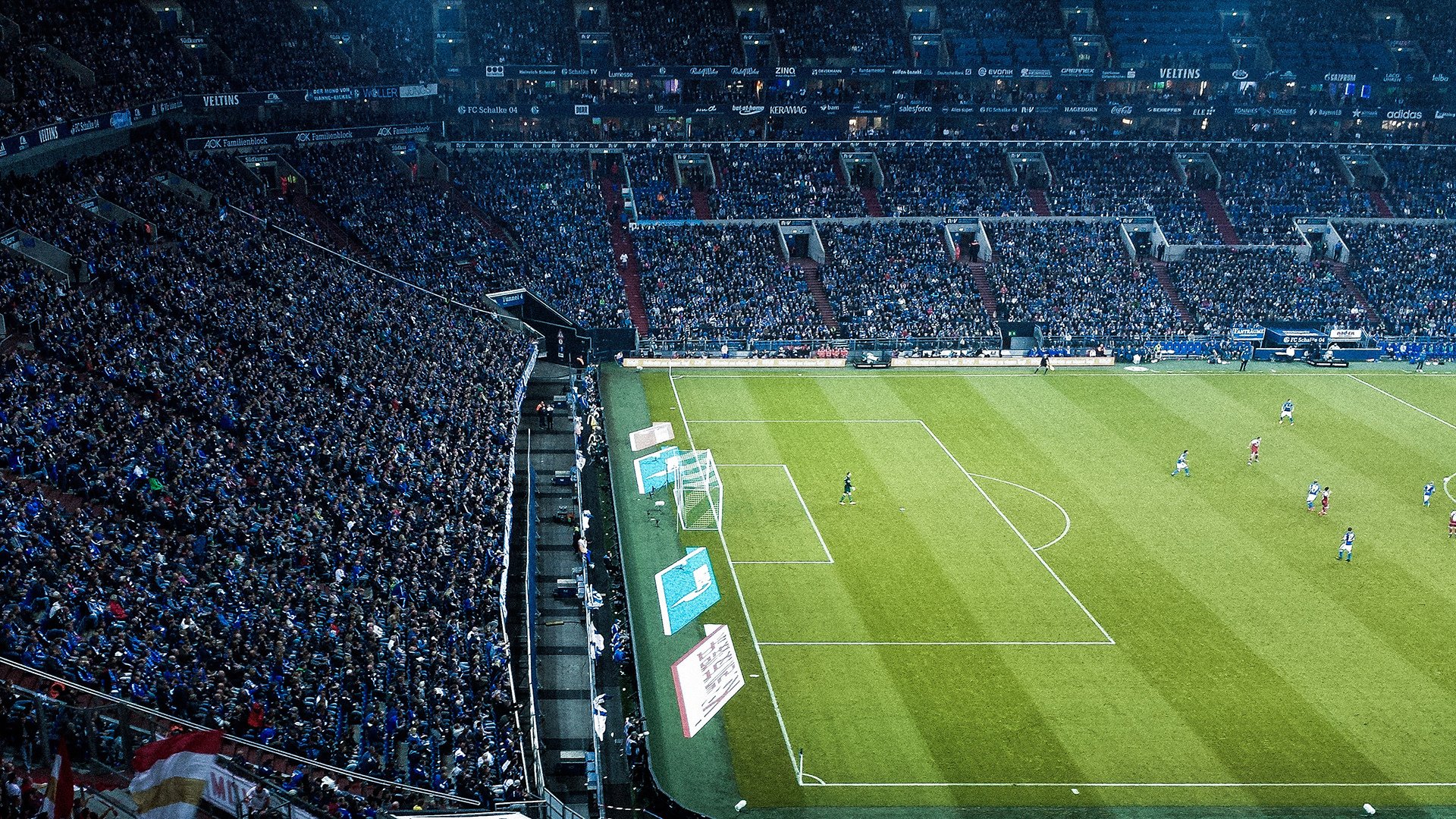 战火燃烧场上，红蓝对决引人窥探胜负离谱，红蓝战争