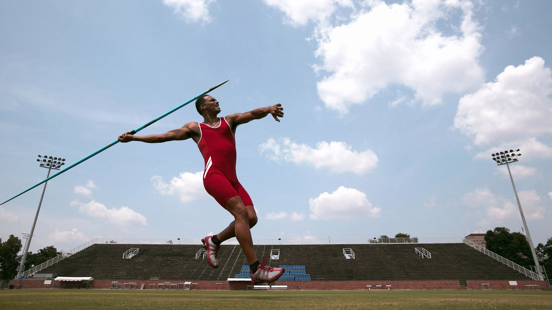 高校足球联盟赛精彩纷呈，人才辈出，高校足球联赛历届排行